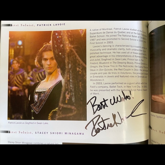 SIGNED National Ballet of Canada 2003/04 Playbook - Picture 4 of 5